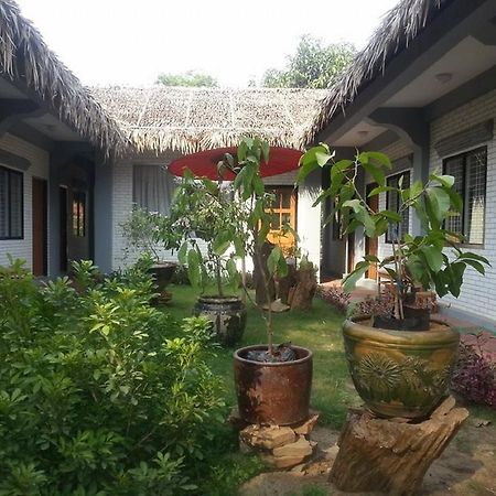 Golden Rose Guest House Old Bagan Экстерьер фото