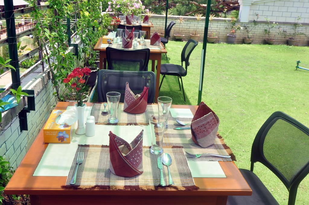 Golden Rose Guest House Old Bagan Экстерьер фото