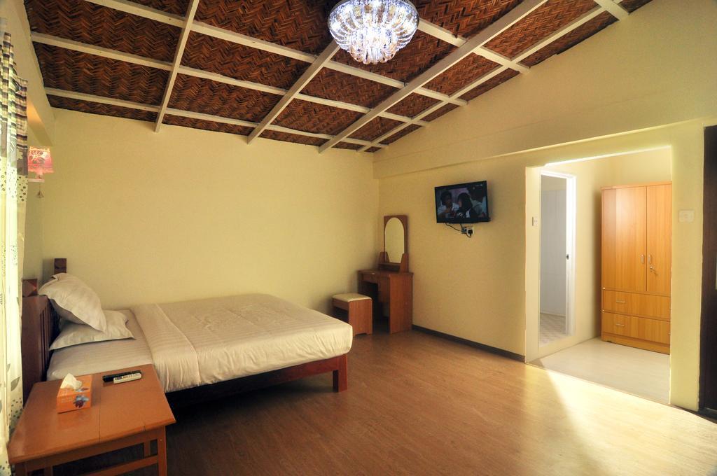 Golden Rose Guest House Old Bagan Экстерьер фото